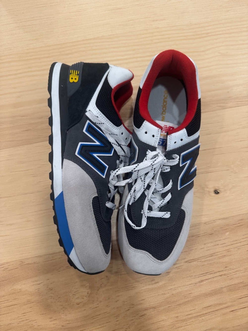 New Balance Men's Grey, Blue & Red Retro Runner Sneaker
